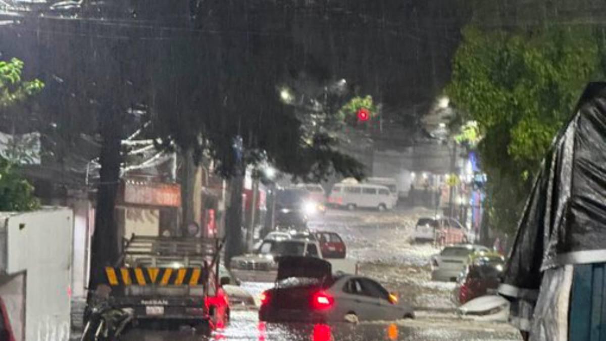 Se registran inundaciones tras tormenta en Cuajimalpa; activan la Alerta Púrpura