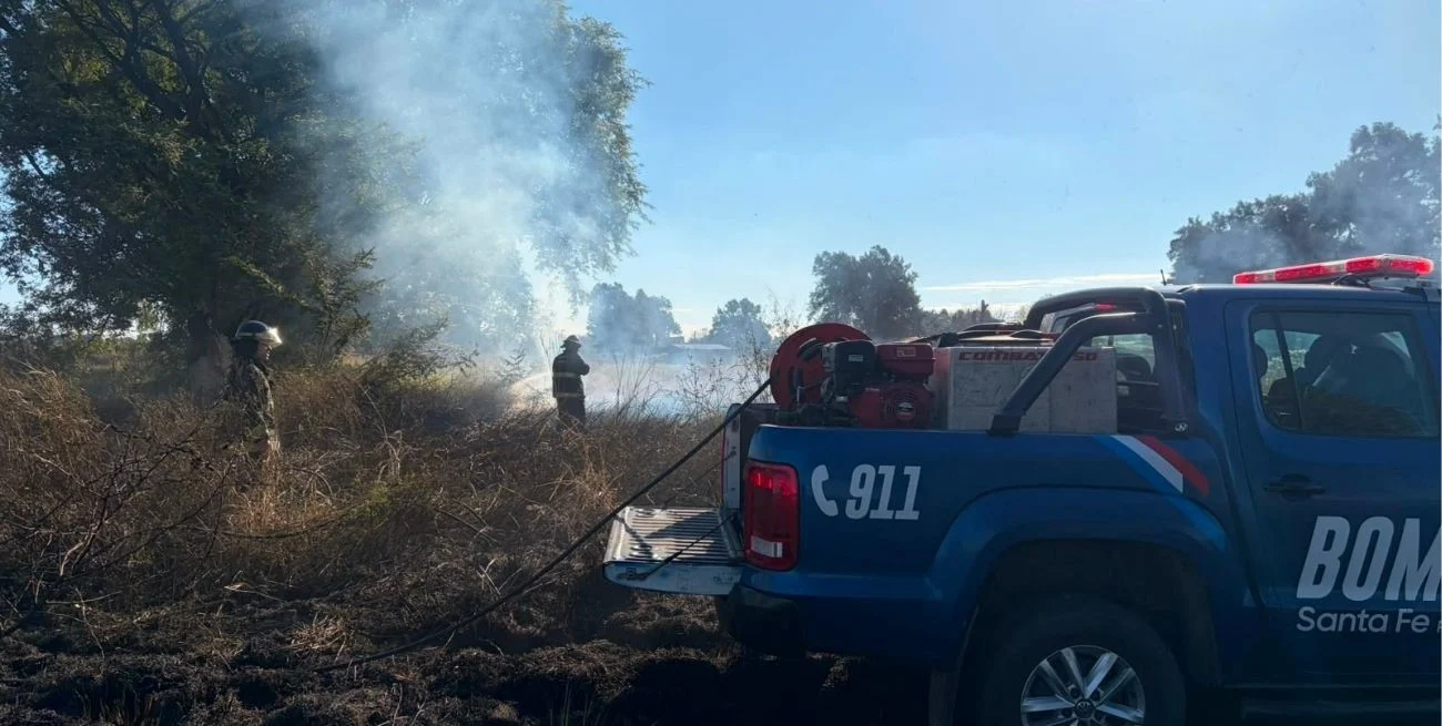 Bomberos combatieron un importante incendio de pastizales