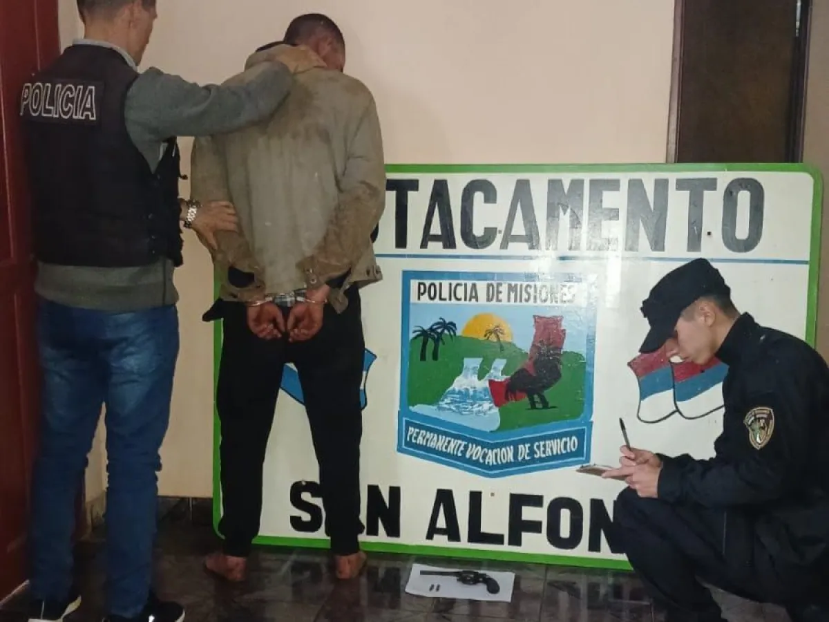 Detuvieron a un hombre que intentaba vender un revólver en un bar de Fracrán