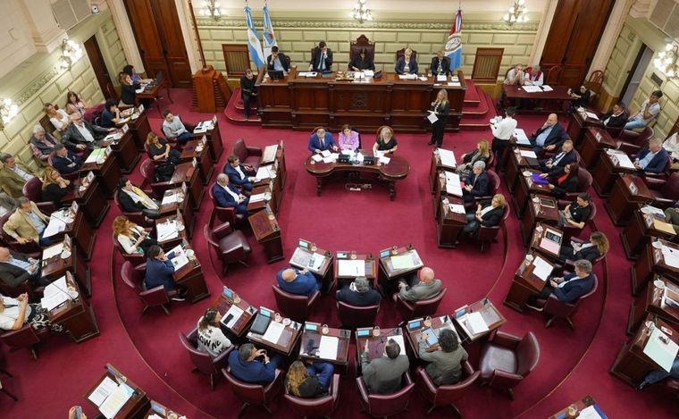 Cuidacoches en Santa Fe: Se sanciona la exigencia de dinero en la vía pública