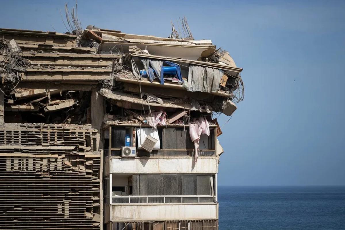 Habitantes de La Guaira, Venezuela, duermen en las calles tras los terremotos
