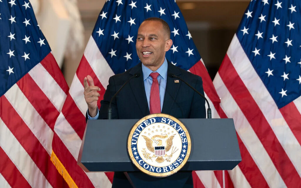 Jewish leaders rush to defense of Hakeem Jeffries as emboldened DSA puts him in crosshairs