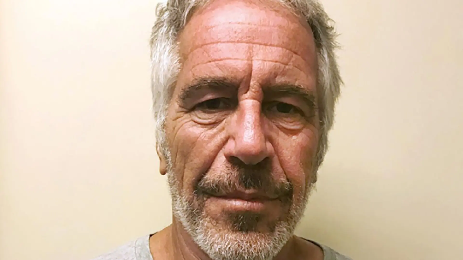 Una asistente de Epstein asegura que el pederasta pagó para obtener un "trato especial" en la cárcel