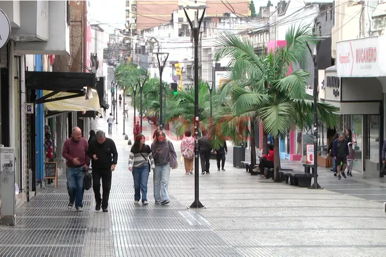 Comercios: Analizan modificar el horario por el partido de Argentina tras pedido del Sindicato de Empleados