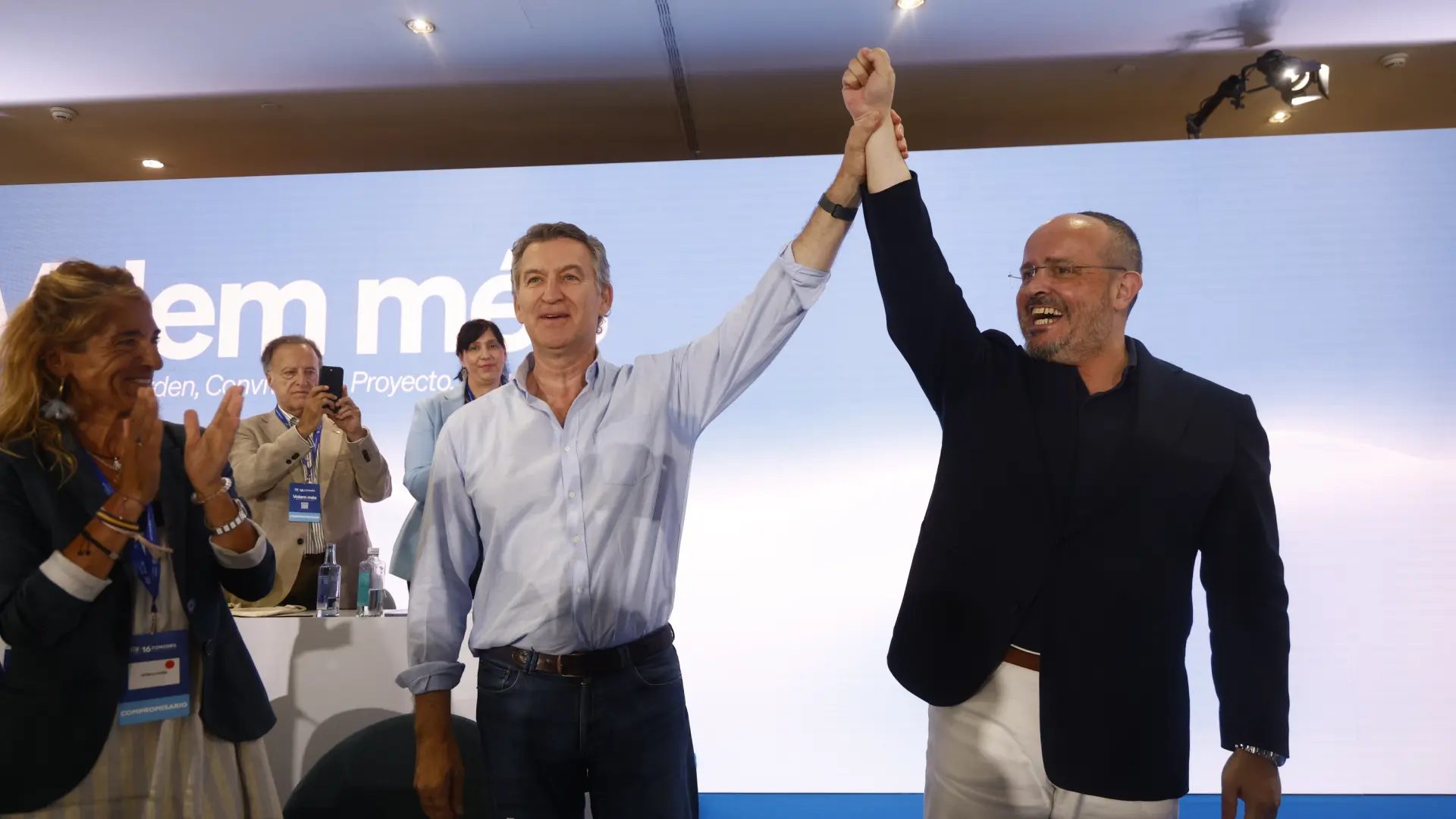 Feijóo acusa a Sánchez de "un caudillismo" propio de Franco y apremia a Junts: "Nos jugamos la democracia"