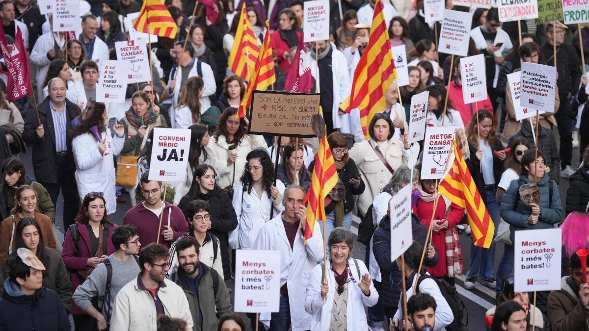 Salut tiende la mano al diálogo con los médicos ante la renuncia a las horas extra en numerosos hospitales