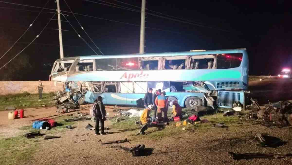 Mónica sepultó hija y nieto tras accidente; lucha por salvar su nieta