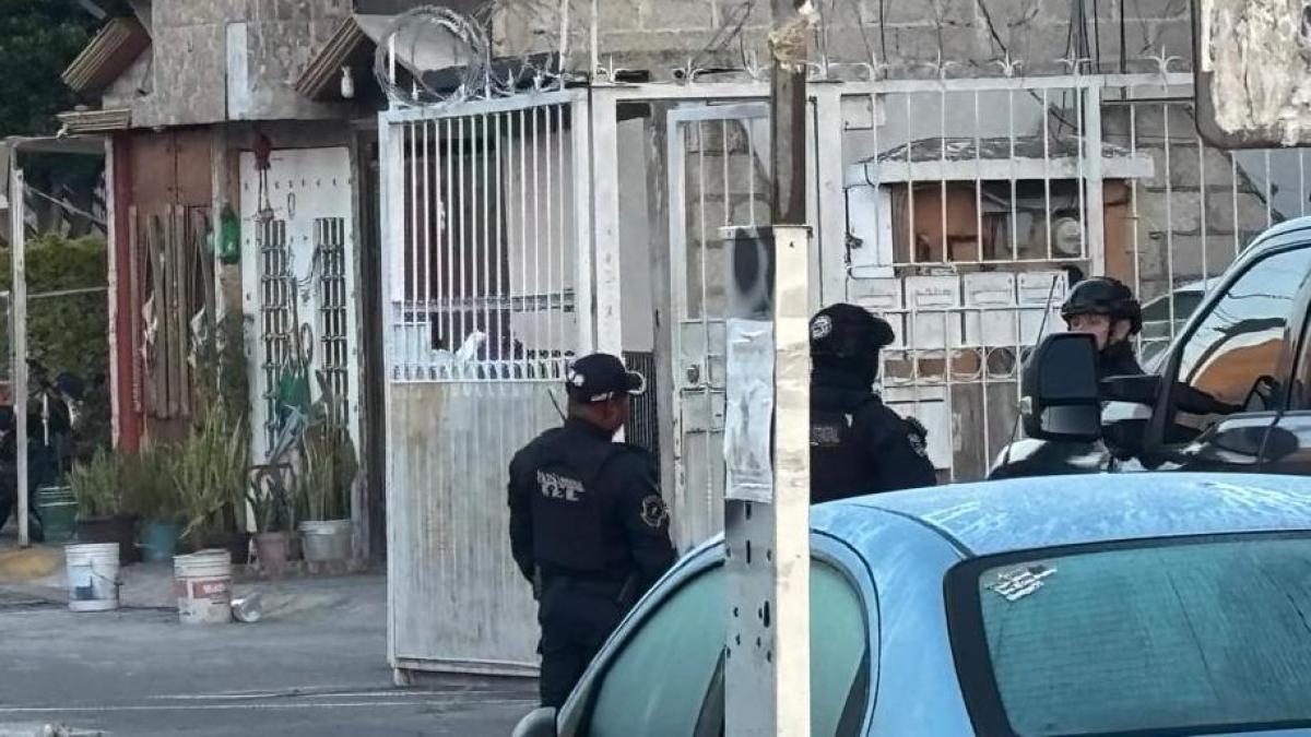 Más de 30 horas de tensión: Atrincherado finalmente sale de su casa en Tecámac