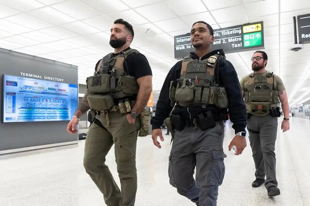 Restricción de visas, despliegue del ICE y deportaciones: Trump lleva sus polémicas políticas al Mundial