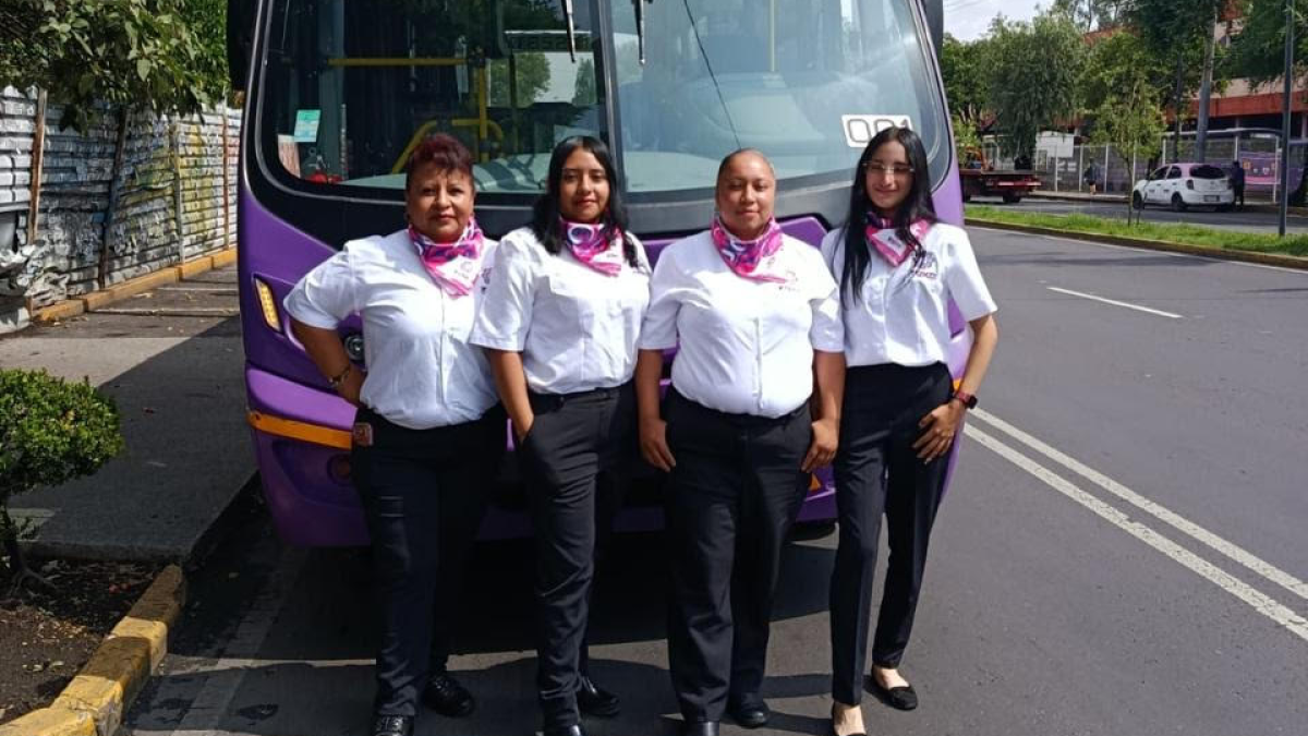 Mujeres de Xochimilco son capacitadas como operadoras de transporte