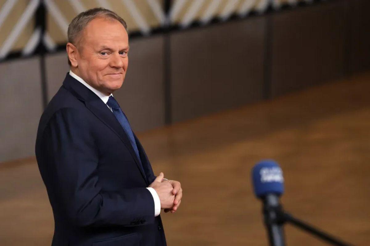 Polonia inicia trámites para establecer base militar permanente de EE.UU.