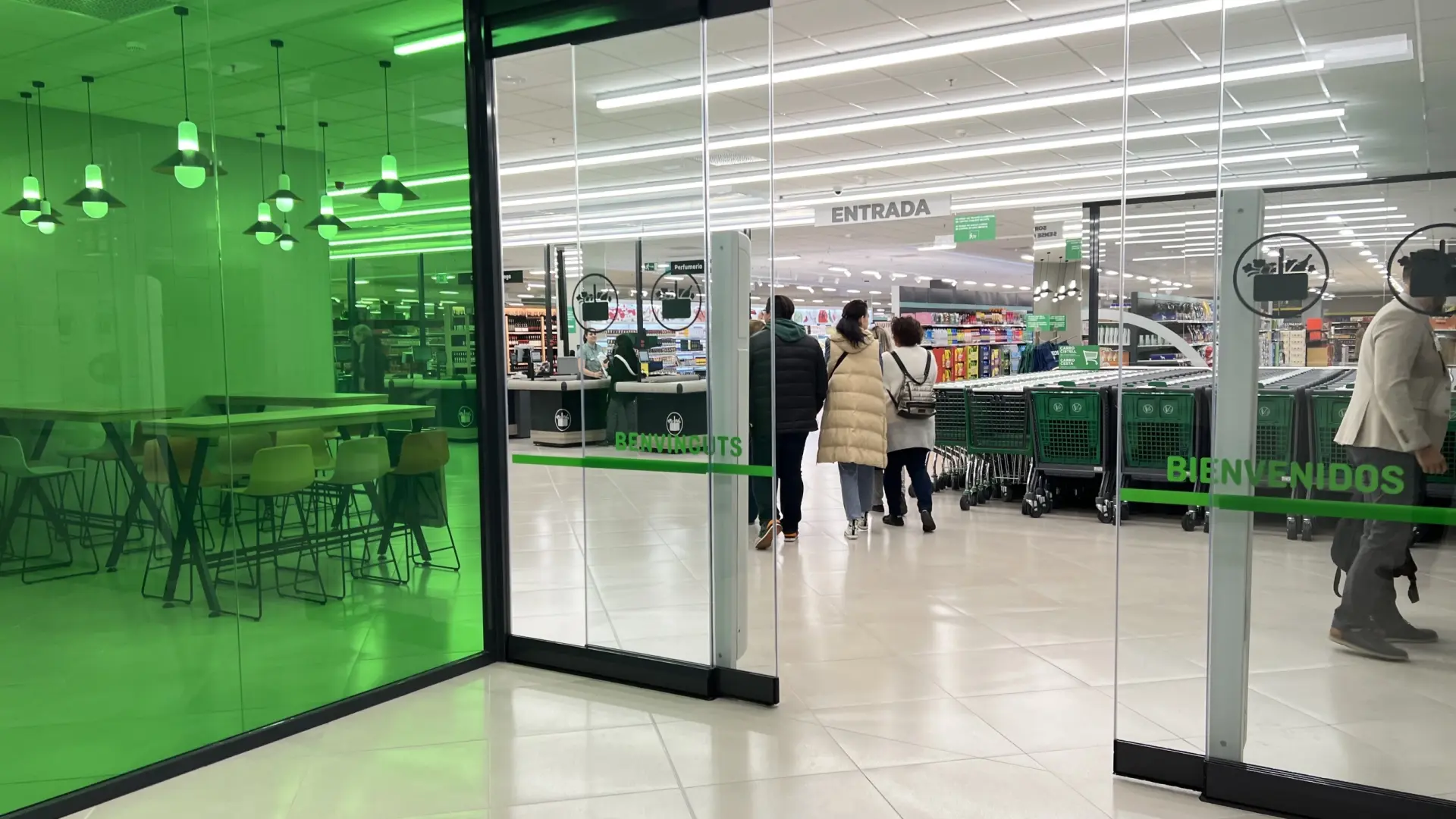 Entra en vigor el nuevo horario de Mercadona: así se amplía su apertura