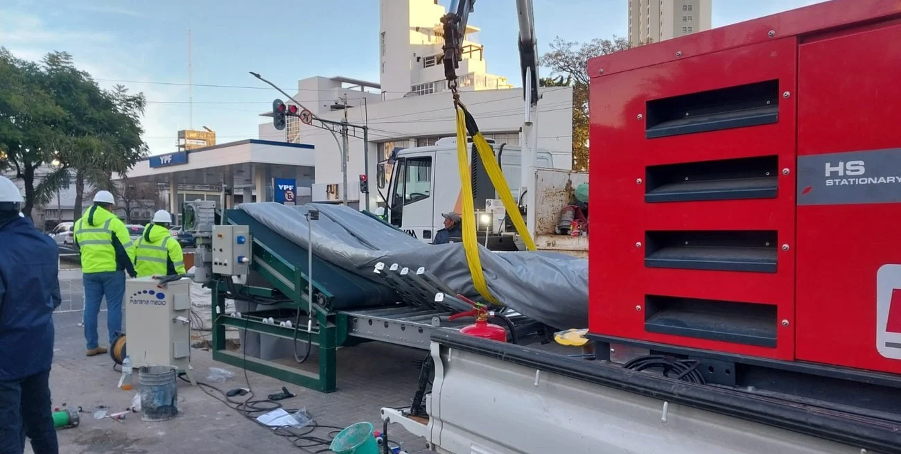 Comenzó el envainado de la cloaca máxima: el "corazón" de las tareas bajo de bulevar