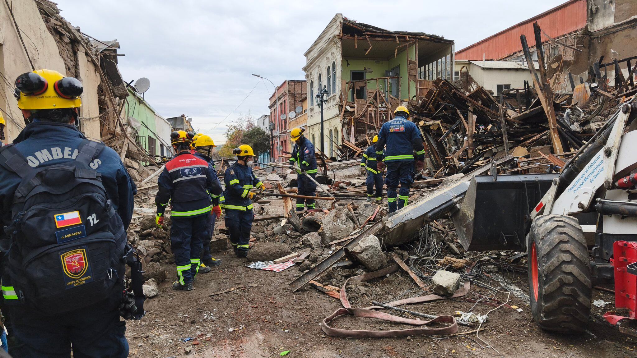 Confirman hallazgo de cuerpo de persona desaparecida en el incendio de casona en Barrio Yungay