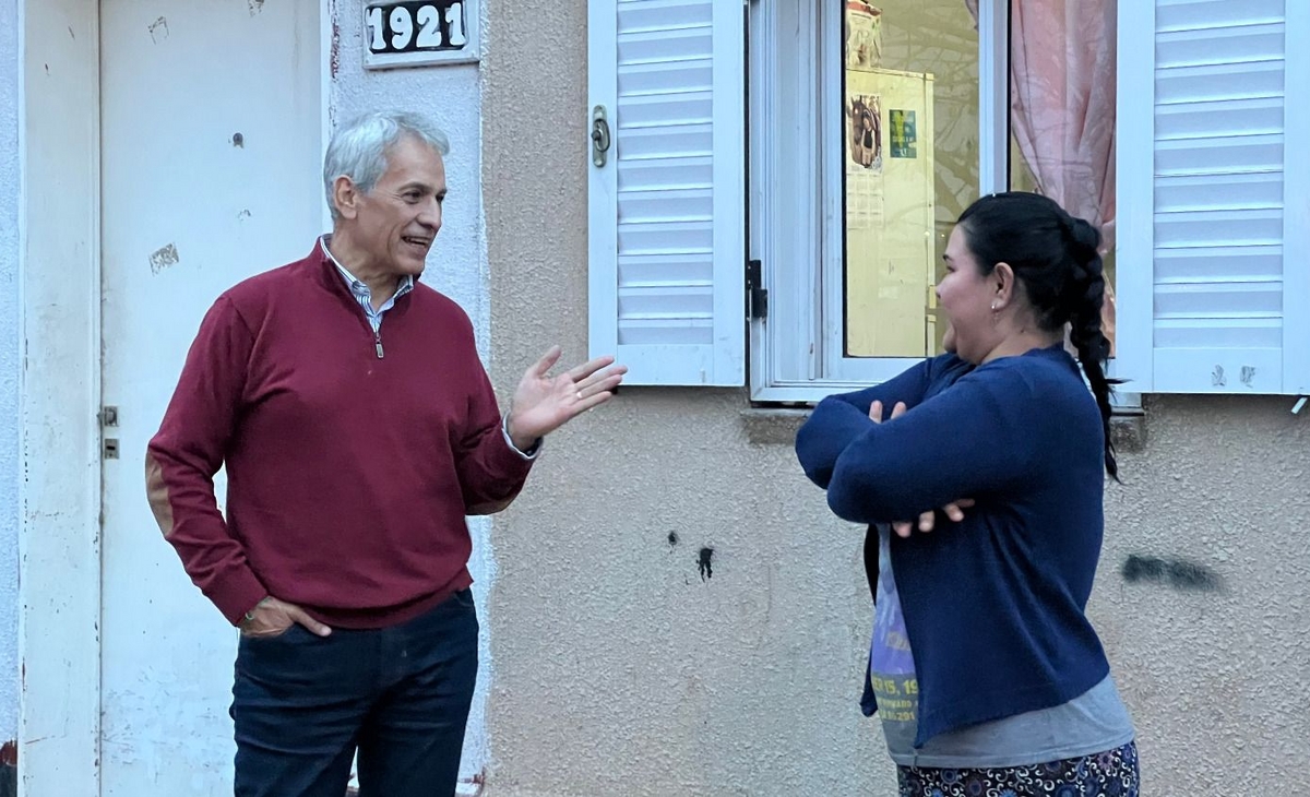 El juez de Paz Rubén Funes recorre la ciudad con tono de candidato