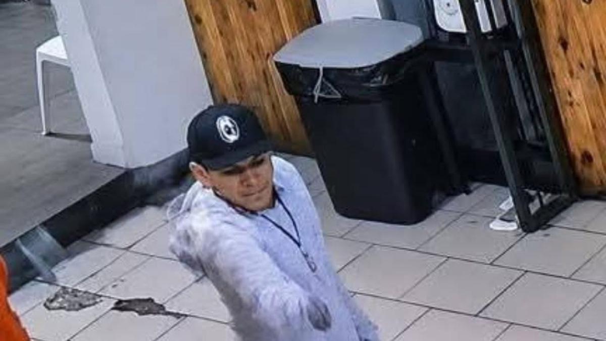 Sujeto dispara contra dos mujeres en un bar y al escapar mata a un policía