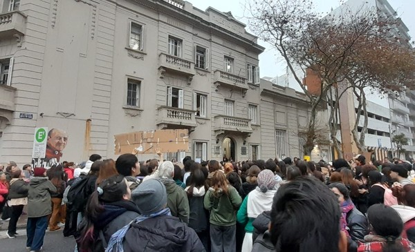 Grave denuncia de estudiantes del Polivalente de Arte: separaron a directivos del IPA