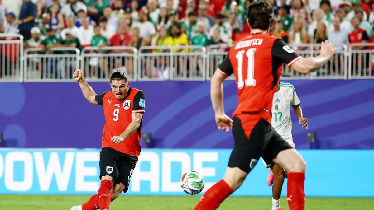 Argelia y Austria protagonizaron un partidazo y los dos festejaron el pase de ronda