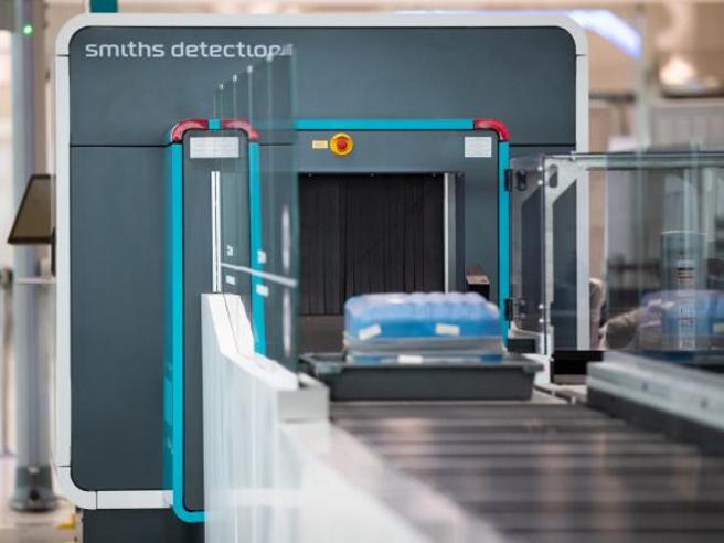 Aeroporti, nuovi scanner bagagli nel mirino Ue: «L'algoritmo anti-esplosivo non soddisfa i requisiti»