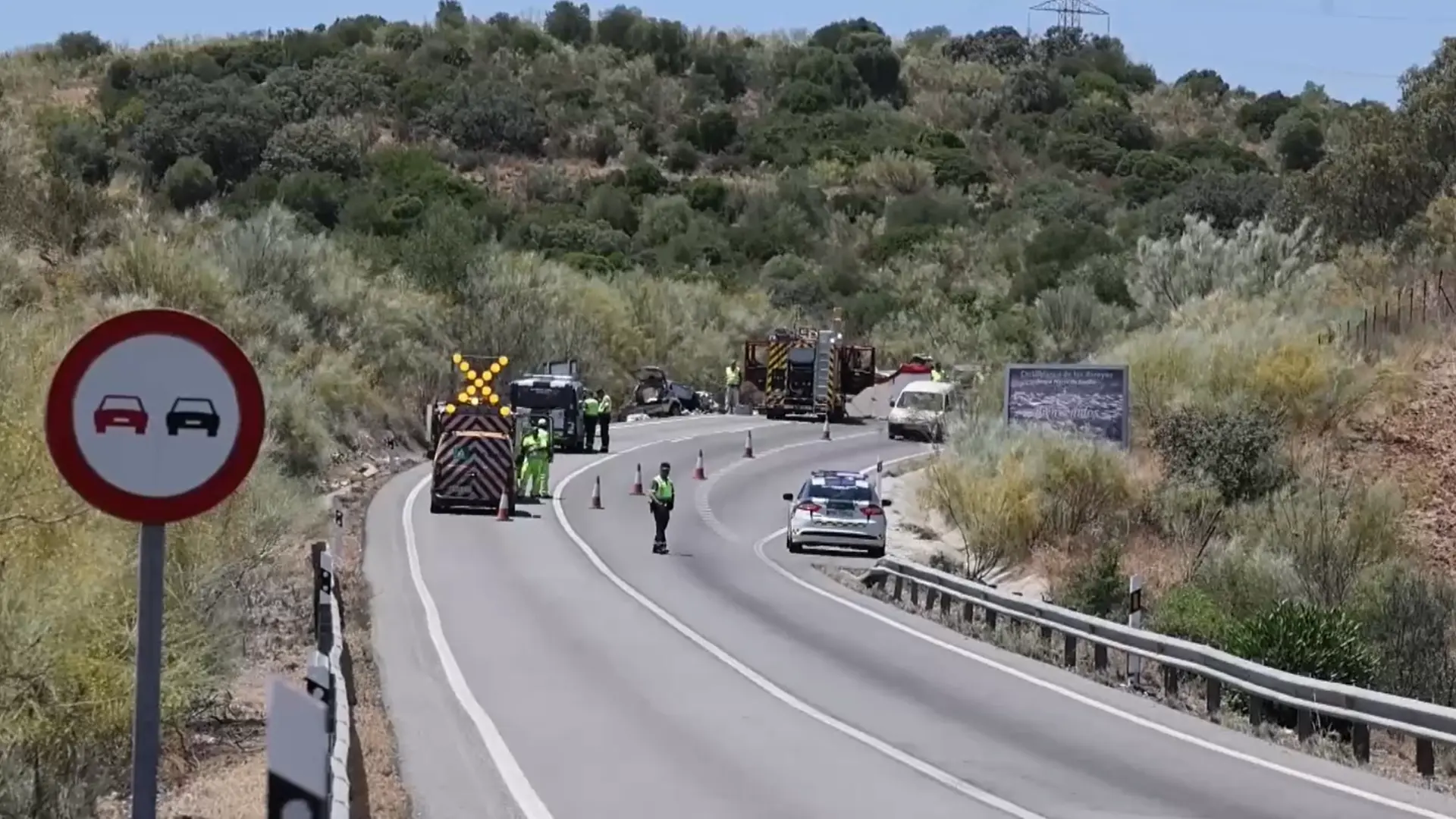 La Guardia Civil investiga un choque frontal con tres muertos y tres heridos graves en Sevilla
