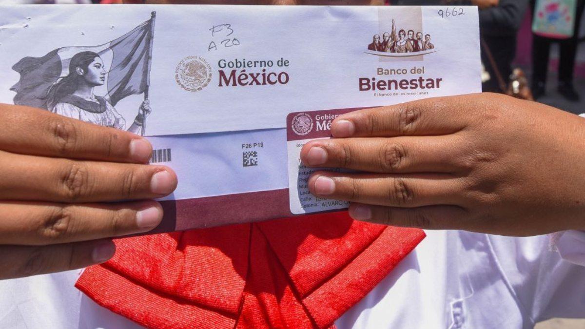 SEP: Gobierno de México destinó más de 12 mil 392 mdp en becas para Oaxaca en dos años