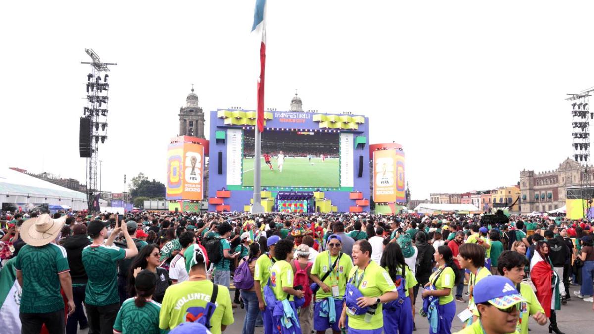 Zócalo a reventar, piden ver partido en otras pantallas del Centro Histórico