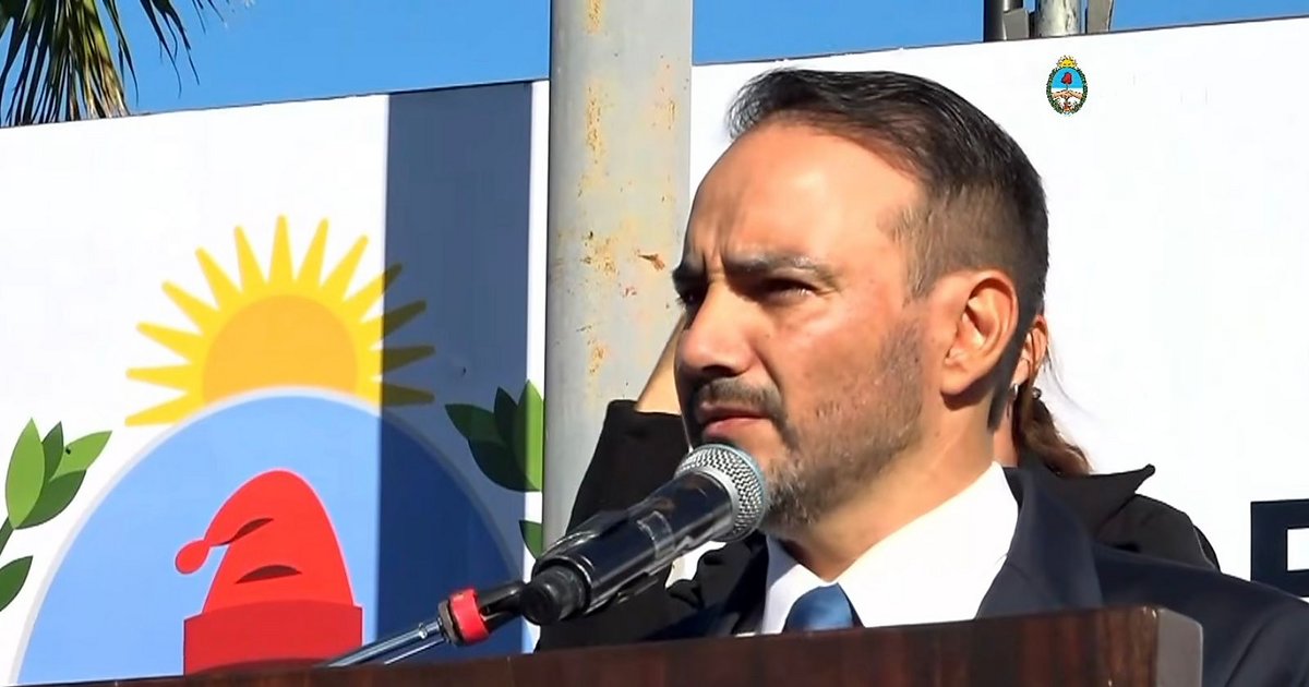 Juan Pablo Valdés llamó a defender la libertad y la justicia en el Día de la Bandera