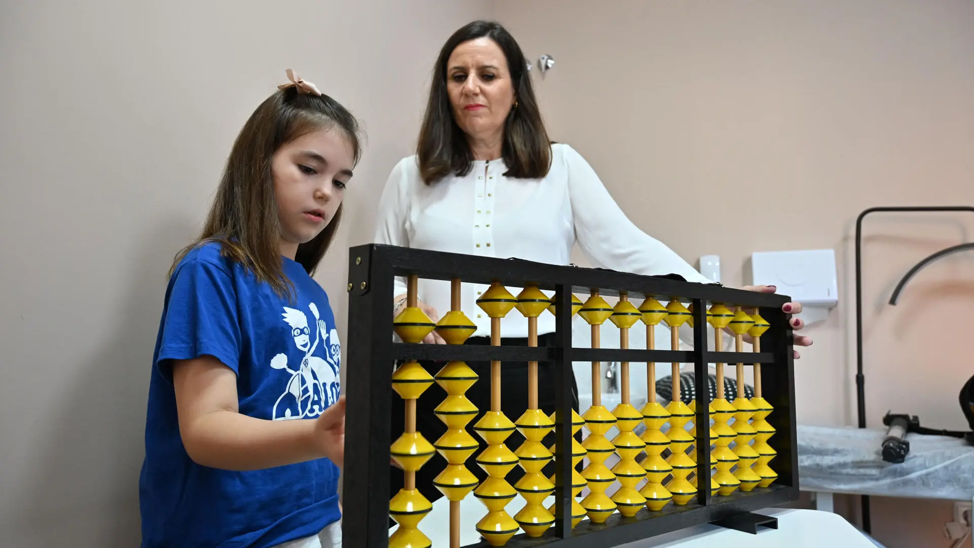 Emma, la niña andaluza que reta al mundo en el campeonato de cálculo mental de Panamá