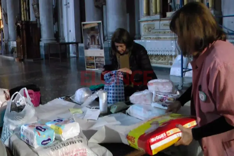 Voluntariado Santa Rita junta pañales para el hospital San Roque