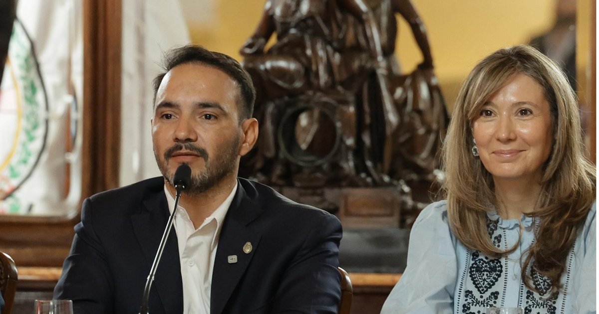 Valdés, con funcionarios nacionales y una advertencia sobre información malintencionada
