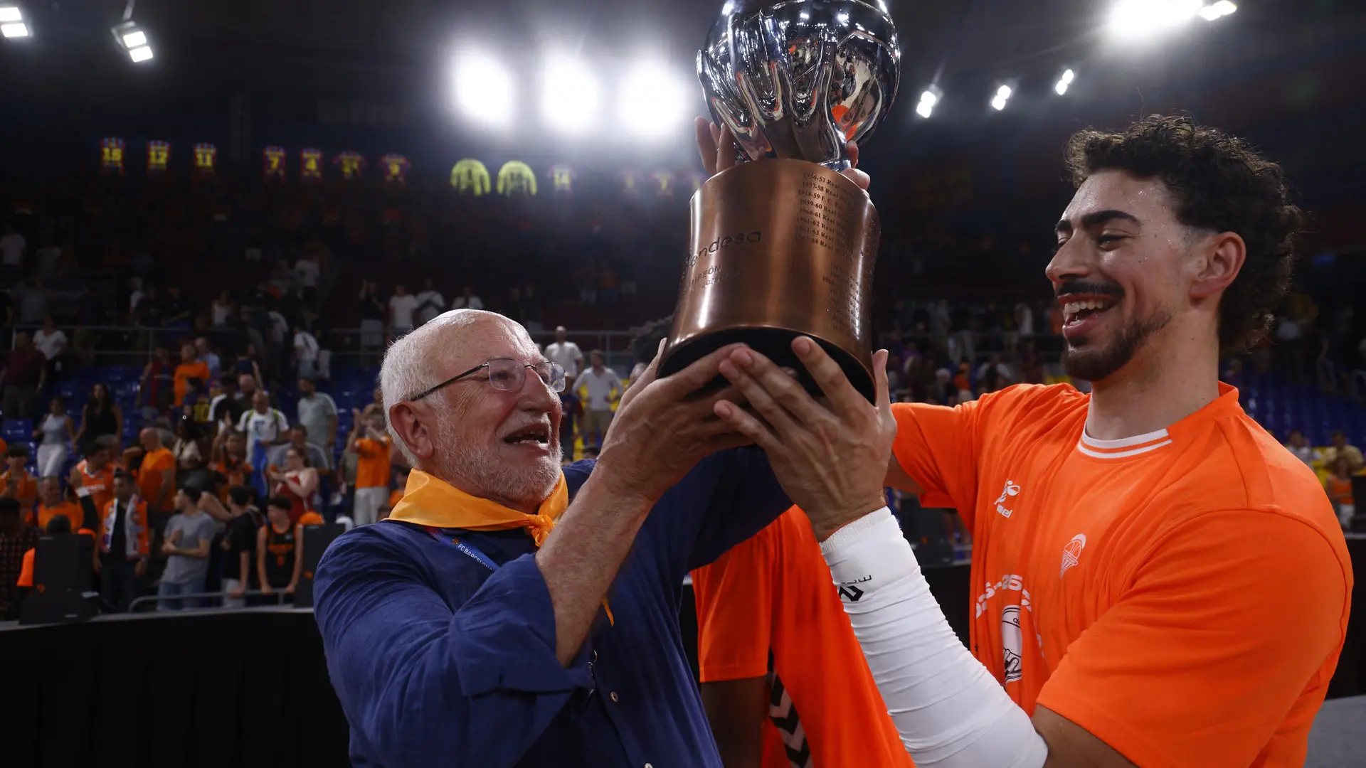 Juan Roig, el arquitecto de la era dorada de un Valencia Basket que celebra su 40 aniversario con su Liga ACB