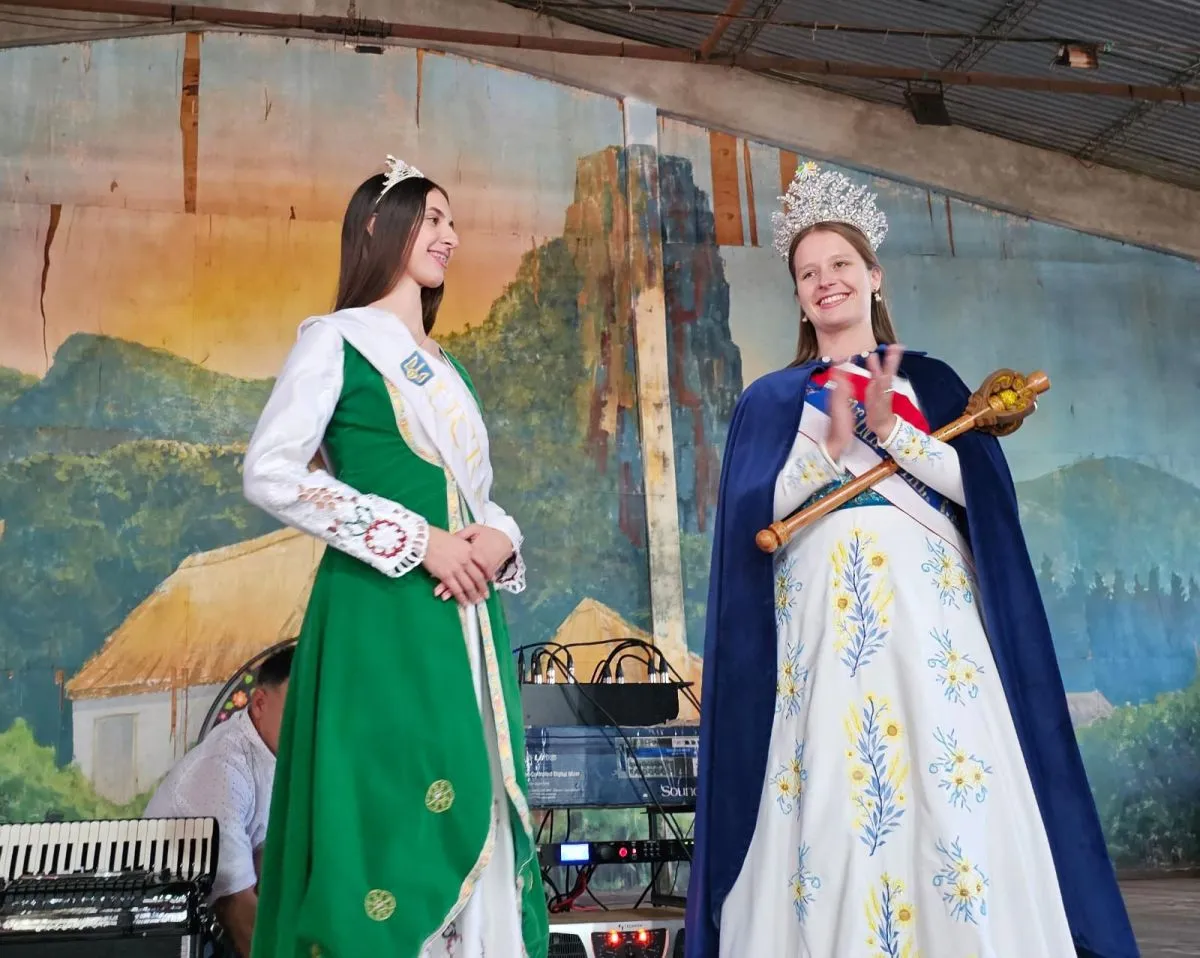 La colectividad ucraniana presentó a su candidata para Las Raíces