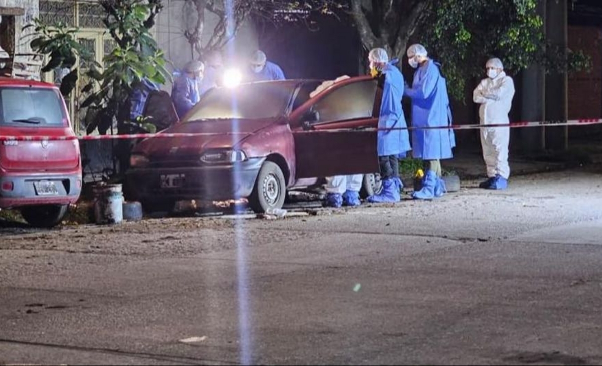 Hallan el cuerpo de una mujer calcinada en un auto: investigan posible femicidio
