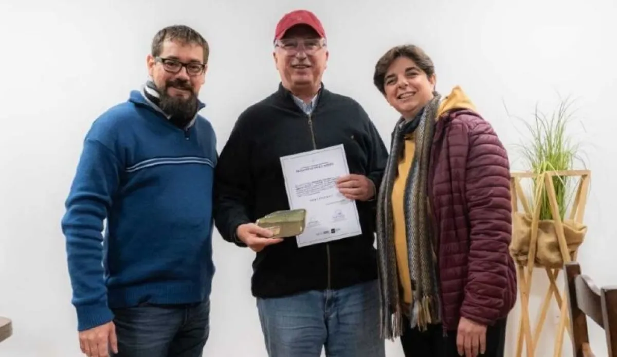 Passalacqua recibió su diploma de consejero en la Facultad de Arte y Diseño de la UNaM
