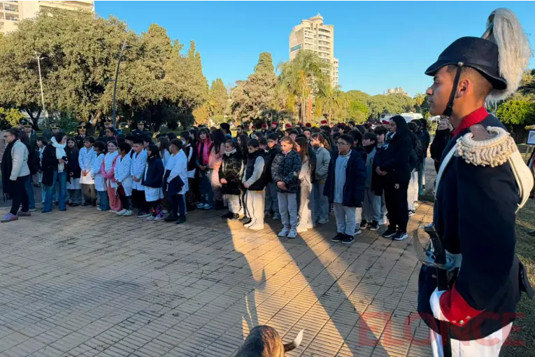 Paraná celebró sus 213 años con un acto en Parque Urquiza y un emotivo homenaje