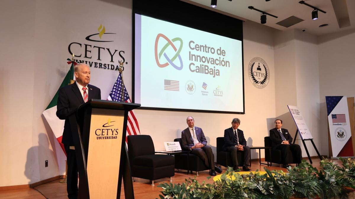 Ronald Johnson inaugura Centro de Innovación CaliBaja, en CETYS Universidad
