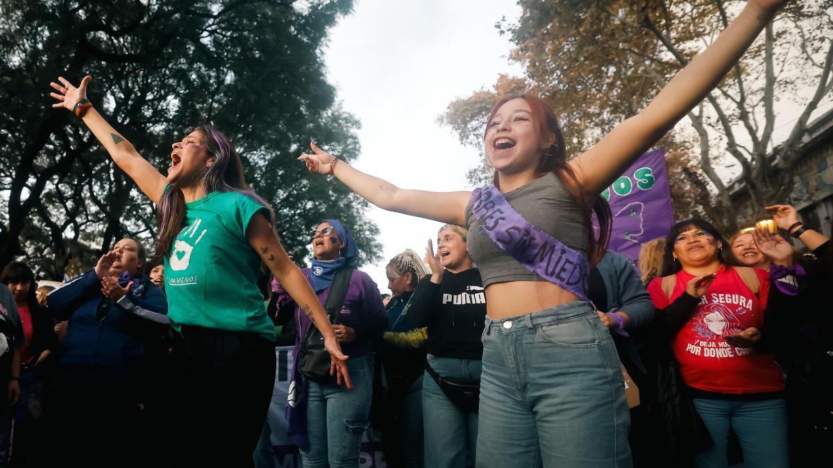 Manifestación en Argentina, preparación de la visita del Papa y más imágenes del día