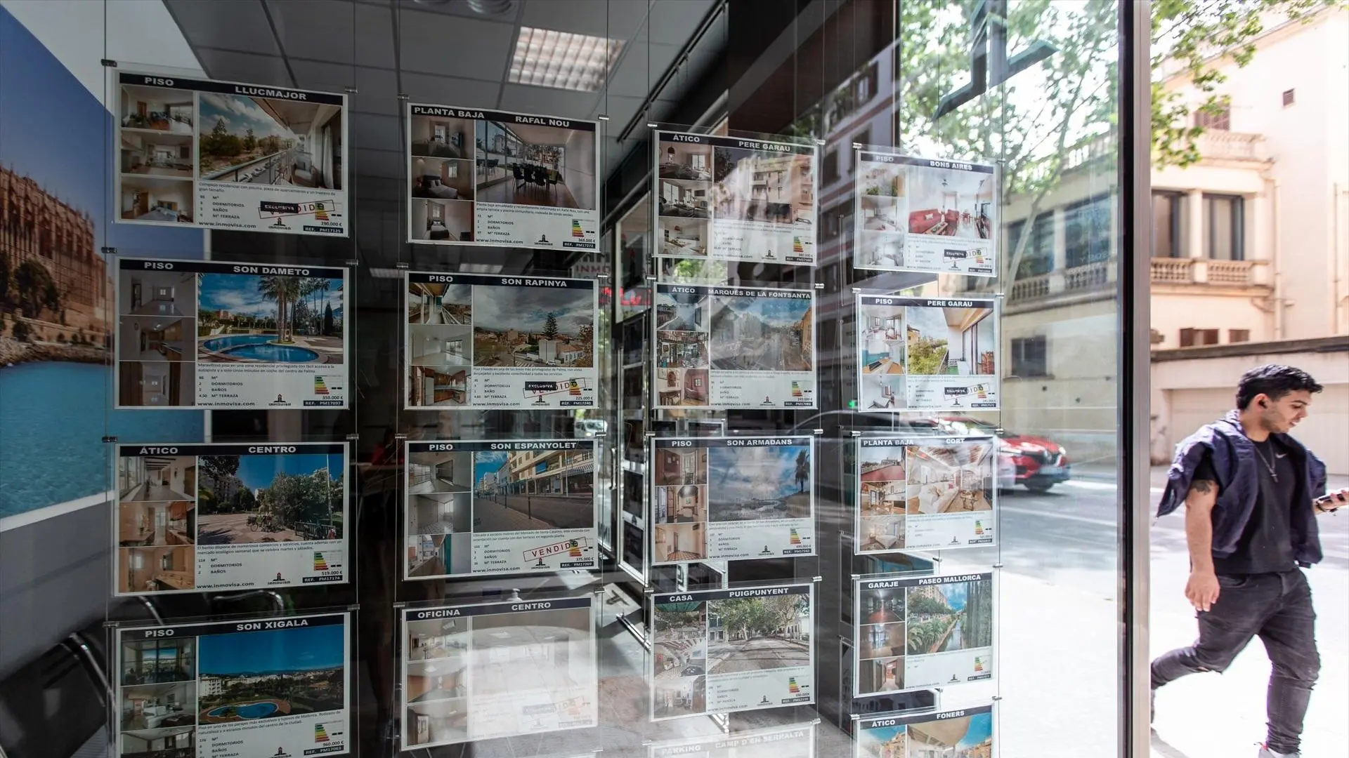 La compra de viviendas cae un 2% en abril y encadena su cuarto mes en negativo