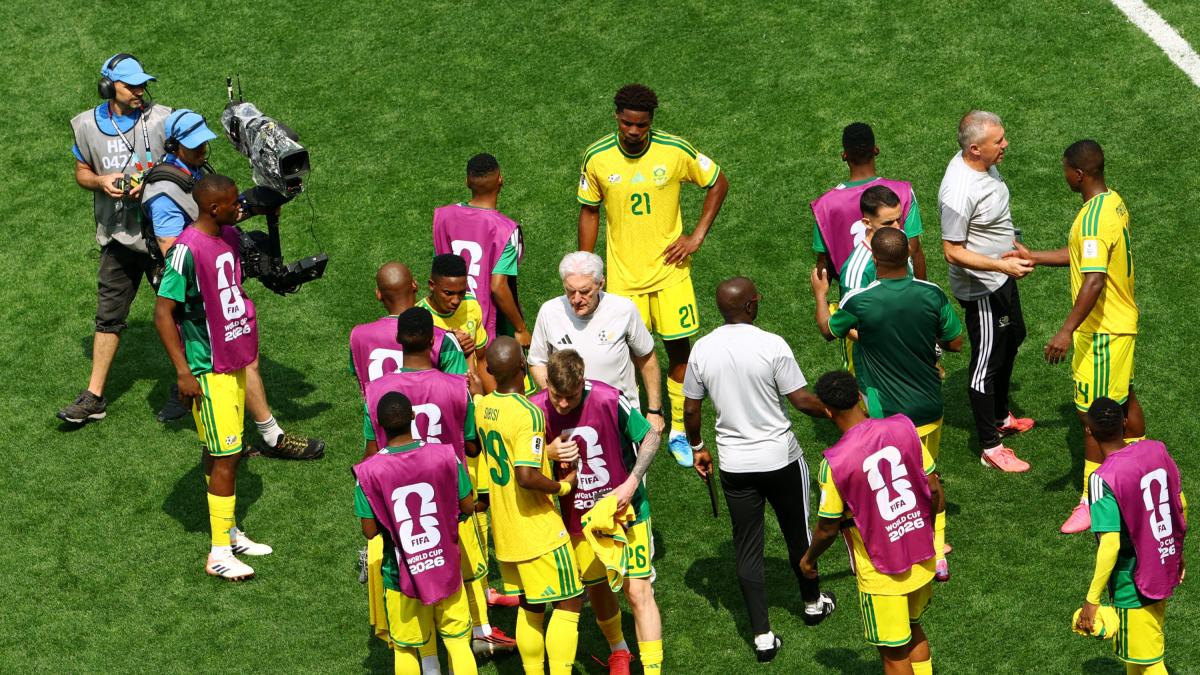 Comerciales de pausa de hidratación retrasaron el juego de México y Sudáfrica