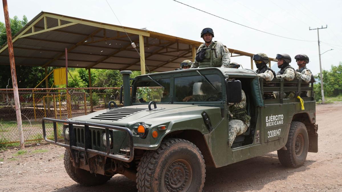 Nueva jornada de explosiones en Apatzingán: Un campesino y un militar heridos por "narcominas"