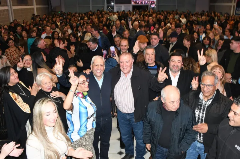 Multitudinario lanzamiento a la reelecci&oacute;n de Humberto Salim en Fr&iacute;as