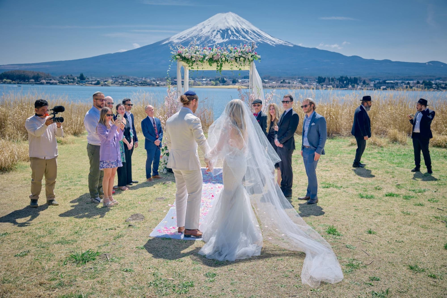 Foreign couples are turning Japan into a wedding destination