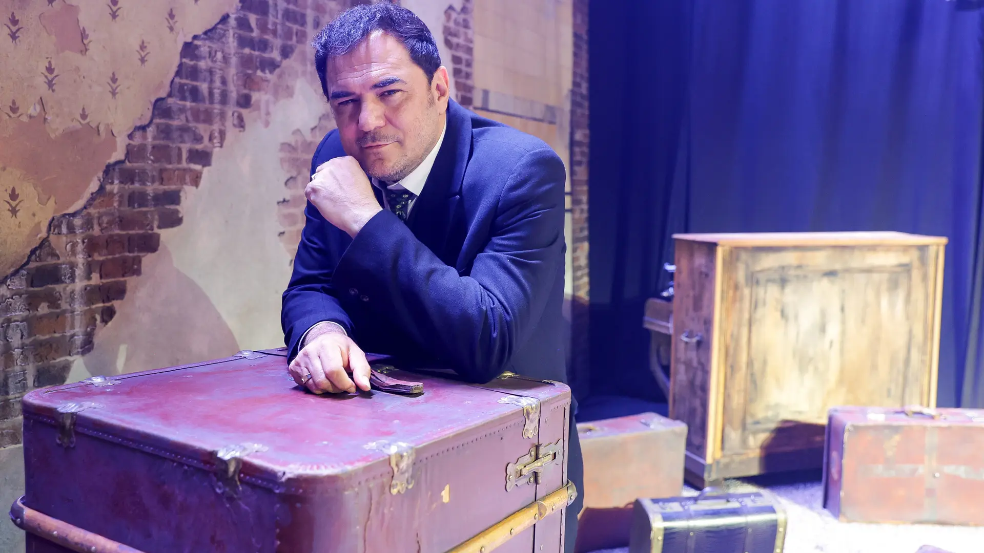 Ismael Serrano: "Estoy haciendo teatro; voy ligero de equipaje y puedo subirme a un tren en marcha"