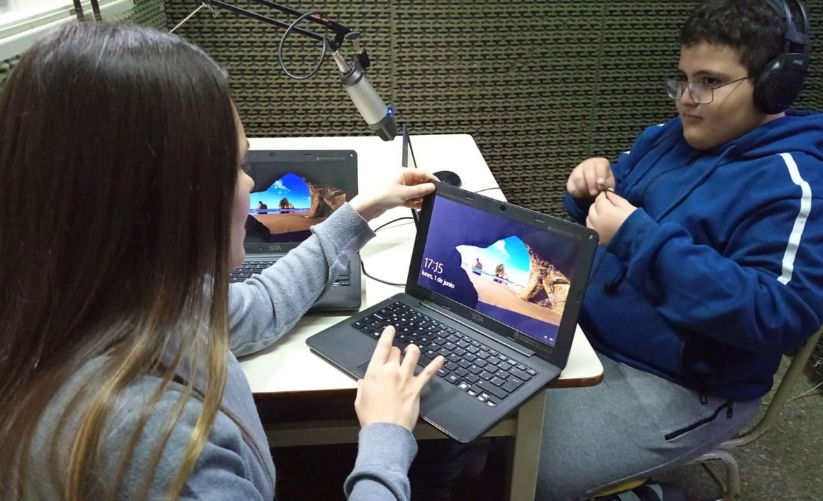 La magia de escuchar voces | La Arena - Noticias de La Pampa y el país