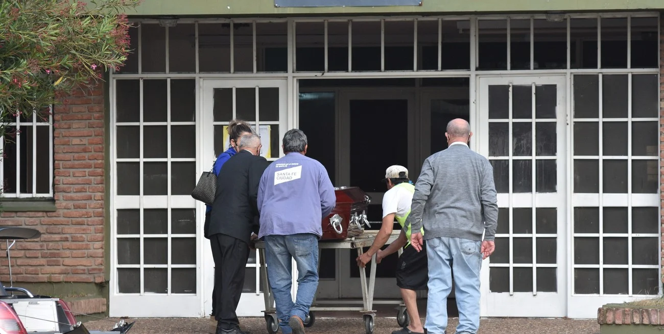 El crematorio municipal, detenido por una falla crítica: 137 servicios esperan definición y Santa Fe deriva traslados a Rafaela