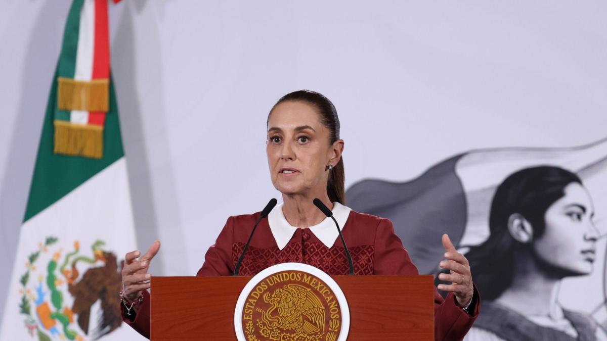 'Hubo mucha provocación, no creo que sean maestros': Sheinbaum tras disturbios en el Zócalo