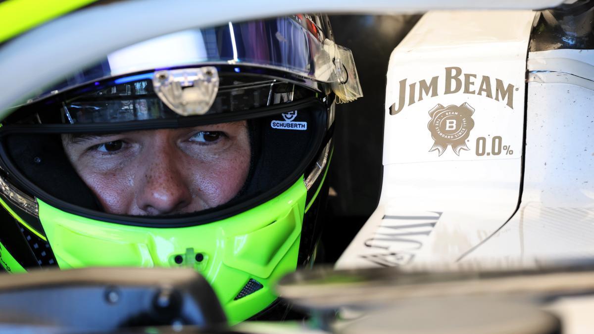 'Checo' Pérez apunta a la táctica para tener una buena carrera en Barcelona