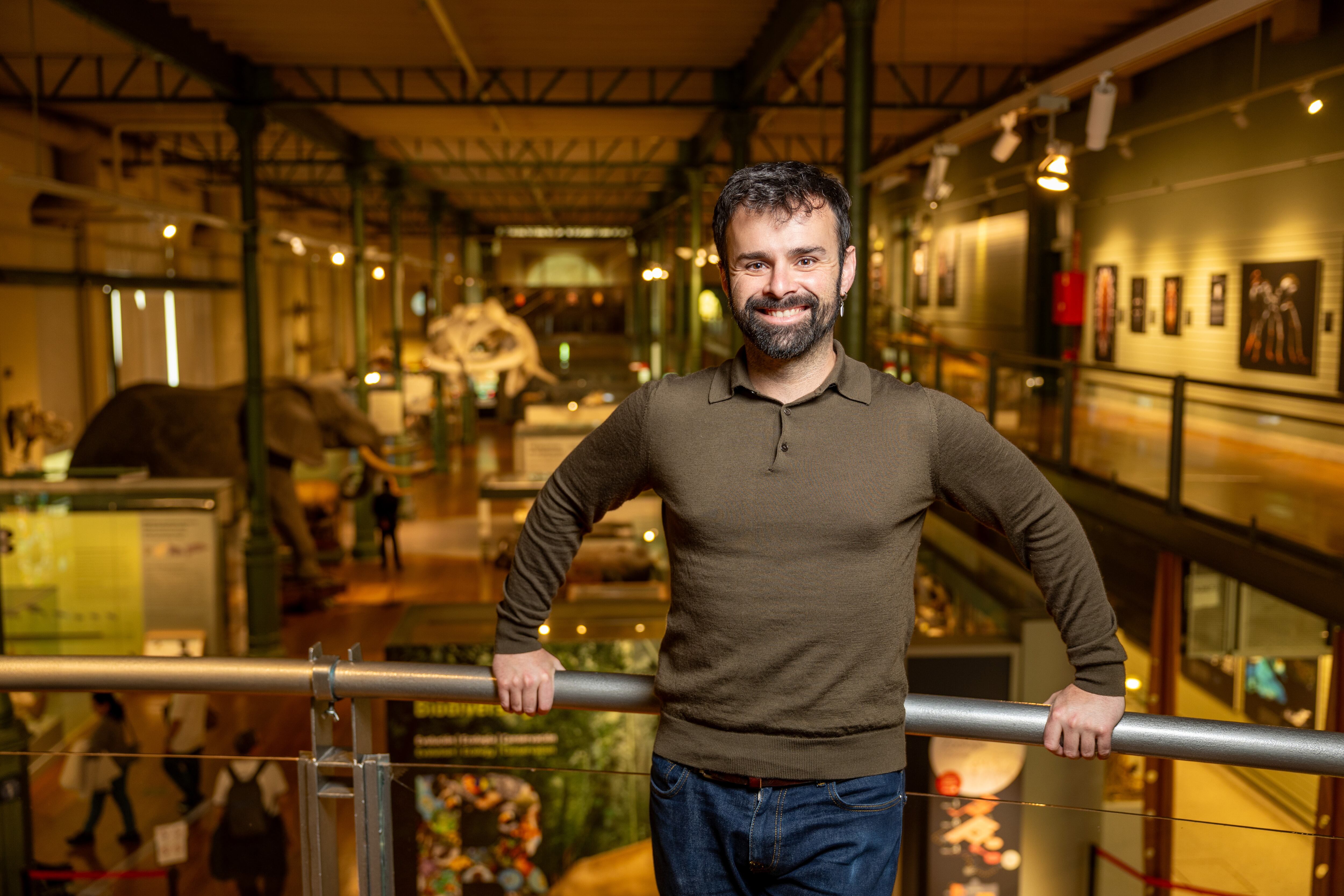 Ricardo Moure, el nuevo copresentador de 'Órbita Laika' que se crió entre excavaciones y aprendió de televisión con Buenafuente