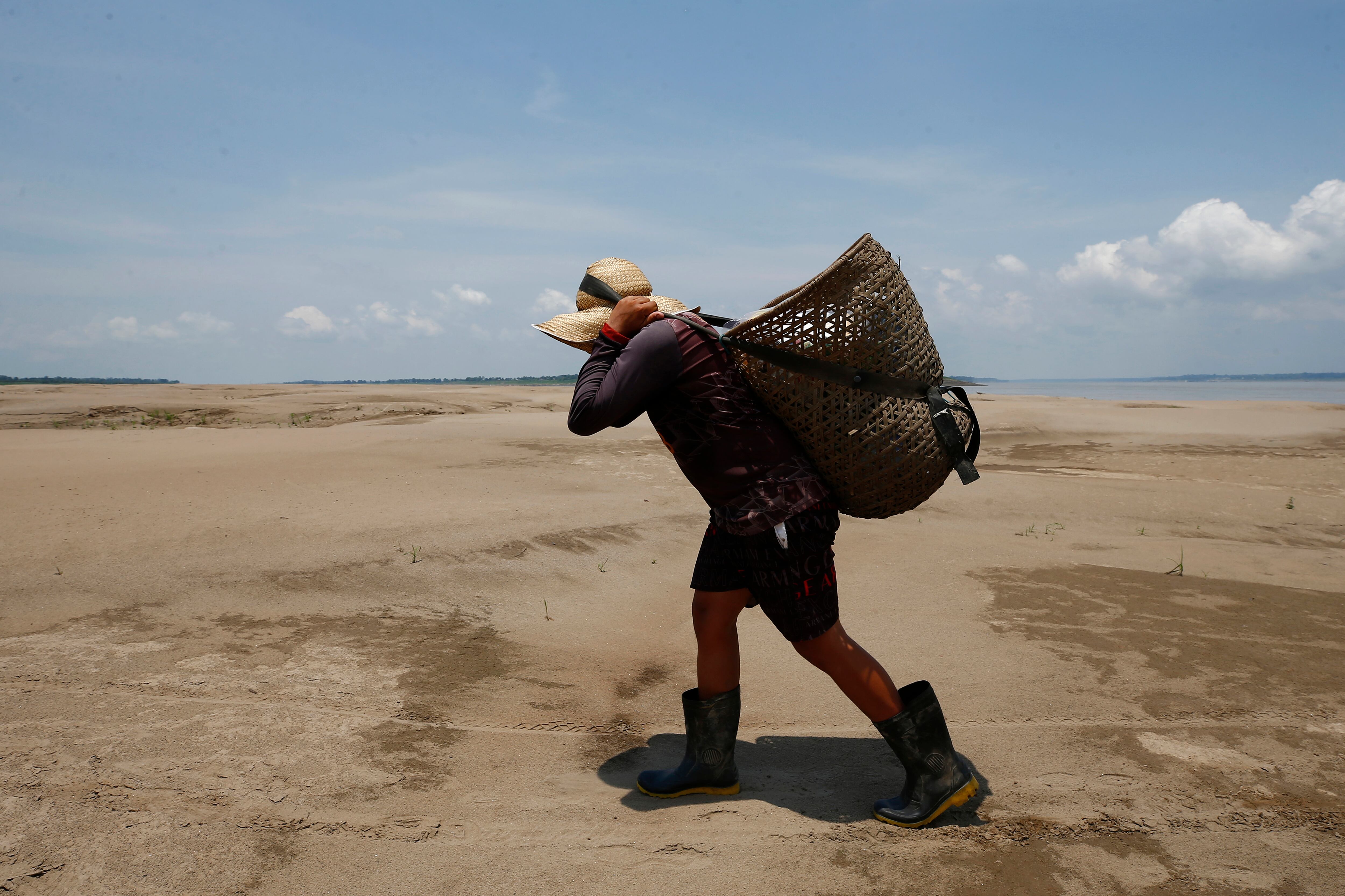La inminente llegada de 'El Niño' echará "más leña al fuego de un mundo que se calienta"