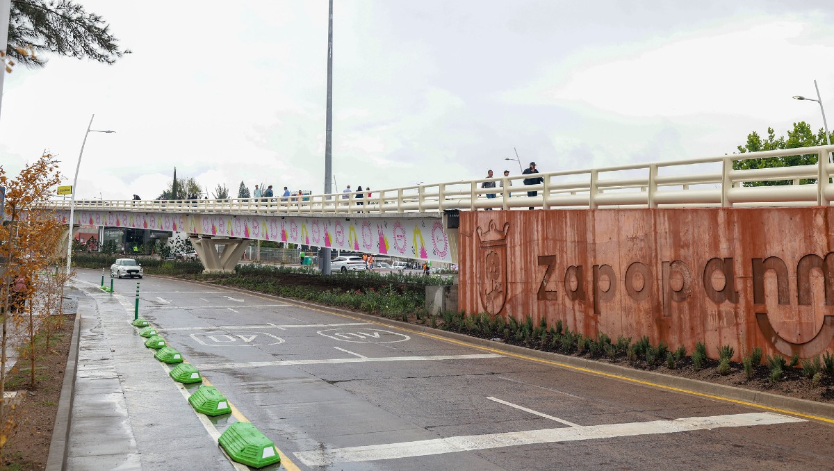 Dan banderazo a paso elevado de avenida Patria en Zapopan